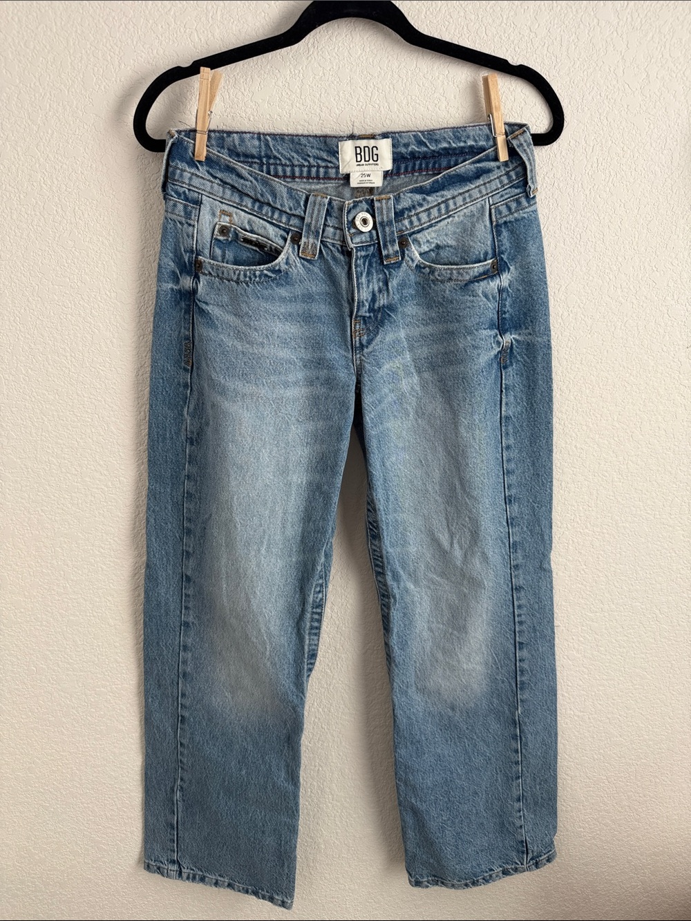 BDG Light Wash Low Rise Jeans - Size 25